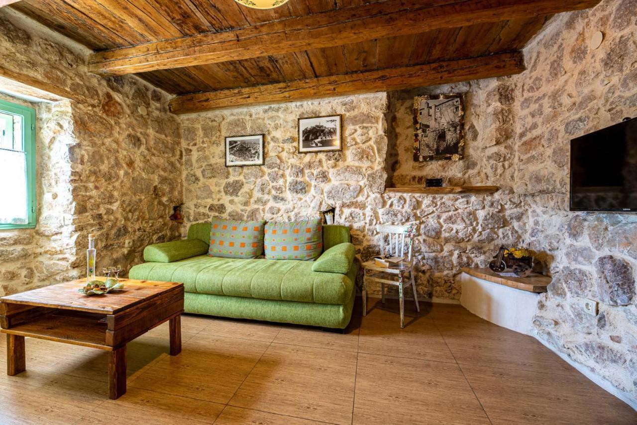Parona Holiday Home Vrbnik Exterior foto